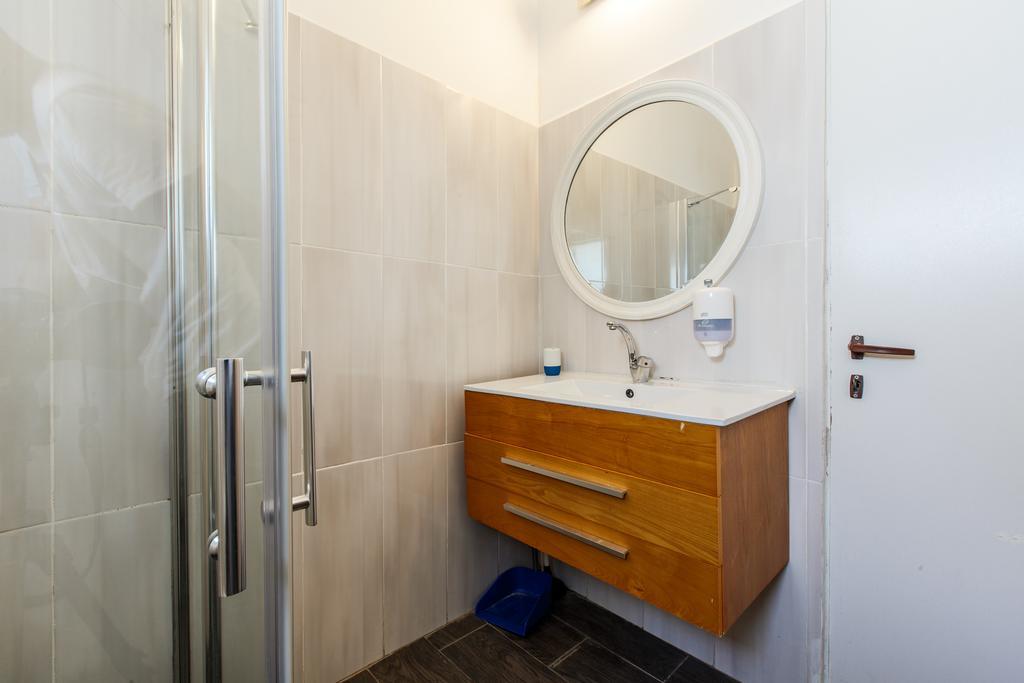 Chic Apartments By The Beach テル・アビブ 部屋 写真