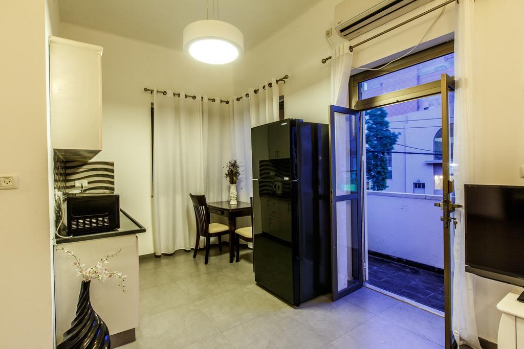 Chic Apartments By The Beach テル・アビブ 部屋 写真