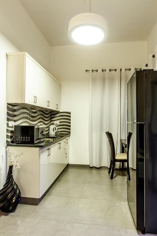 Chic Apartments By The Beach テル・アビブ 部屋 写真