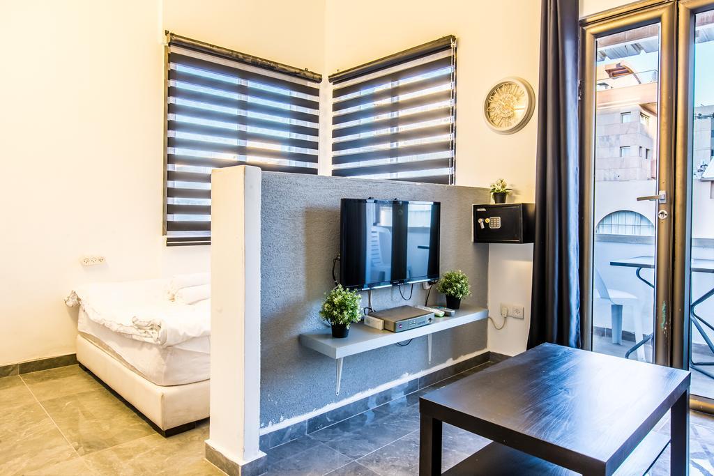 Chic Apartments By The Beach テル・アビブ エクステリア 写真